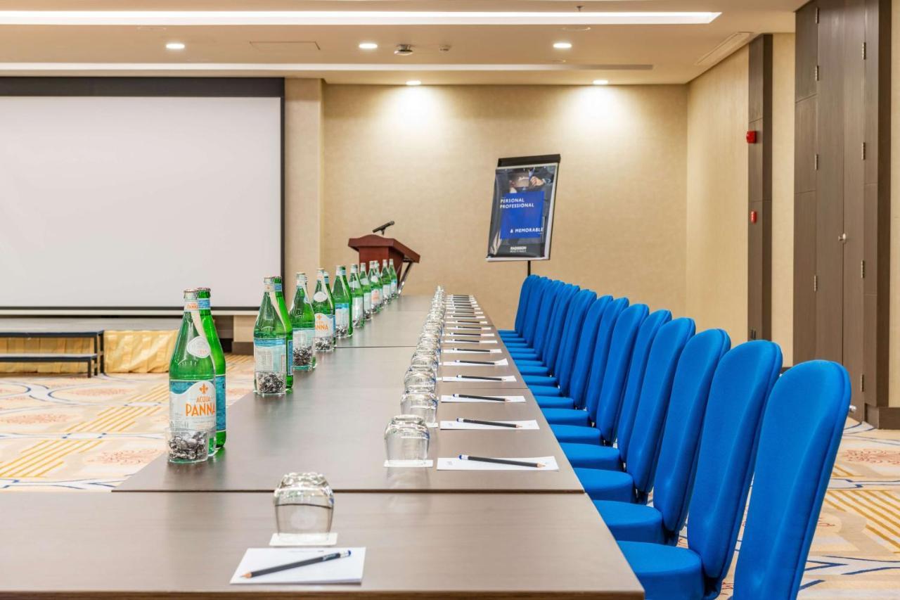 Radisson Blu Hotel, Jeddah Corniche Exteriör bild Meeting room